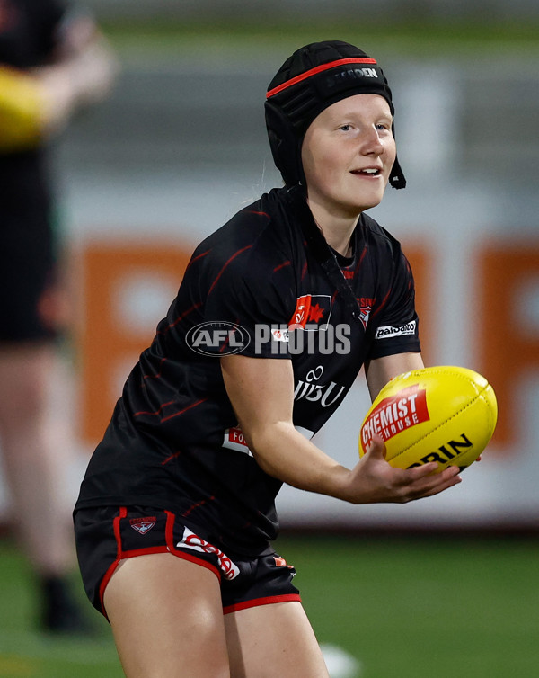 AFLW 2024 Round 06 - Essendon v Sydney - A-54583553