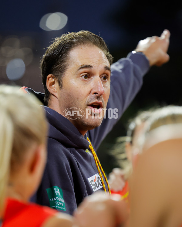 AFLW 2024 Round 06 - Hawthorn v Gold Coast - A-54583597