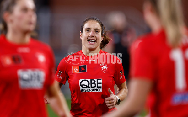 AFLW 2024 Round 06 - Essendon v Sydney - A-54585670