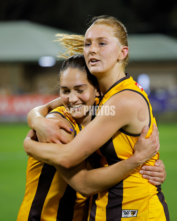 AFLW 2024 Round 06 - Hawthorn v Gold Coast - A-54585725