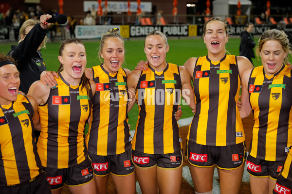 AFLW 2024 Round 06 - Hawthorn v Gold Coast - A-54585729