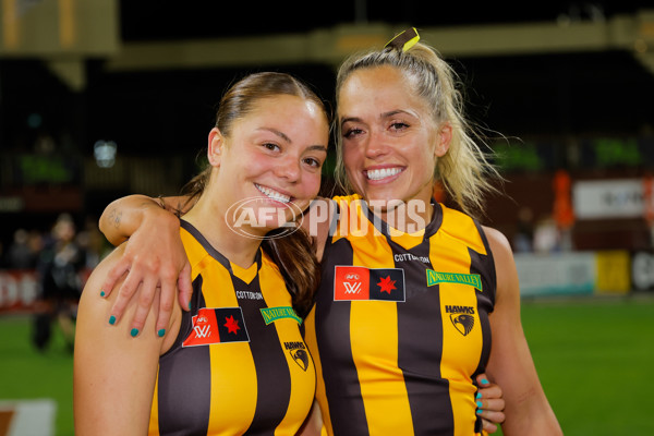 AFLW 2024 Round 06 - Hawthorn v Gold Coast - A-54585731