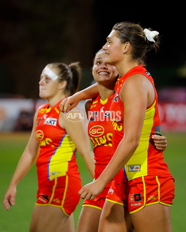 AFLW 2024 Round 06 - Hawthorn v Gold Coast - A-54590408