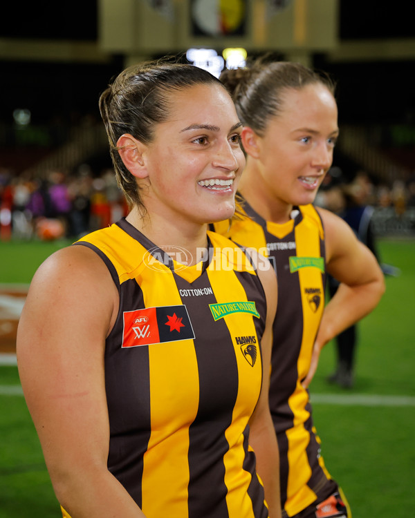 AFLW 2024 Round 06 - Hawthorn v Gold Coast - A-54590409