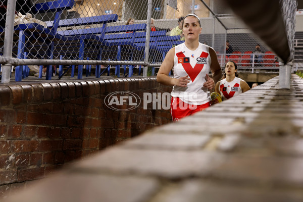 AFLW 2024 Round 06 - Essendon v Sydney - A-54590428