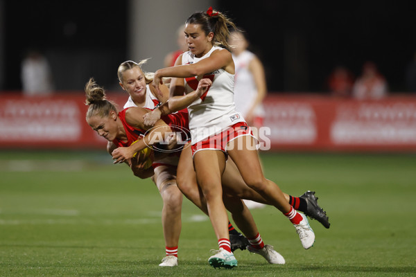 AFLW 2024 Round 06 - Essendon v Sydney - A-54590467