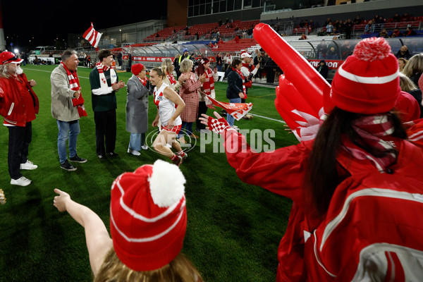AFLW 2024 Round 06 - Essendon v Sydney - A-54590493