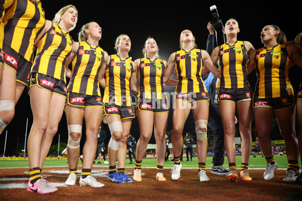 AFLW 2024 Round 06 - Hawthorn v Gold Coast - A-54593644