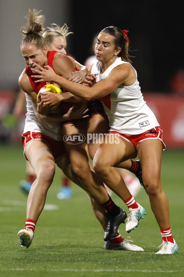 AFLW 2024 Round 06 - Essendon v Sydney - A-54593653