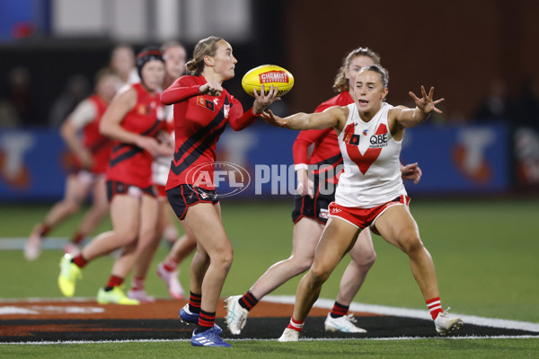 AFLW 2024 Round 06 - Essendon v Sydney - A-54593730