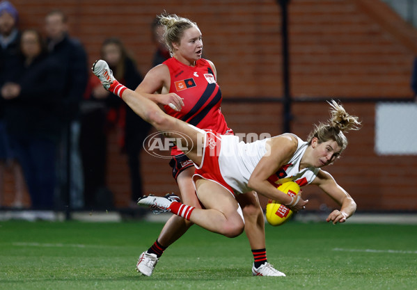 AFLW 2024 Round 06 - Essendon v Sydney - A-54597095