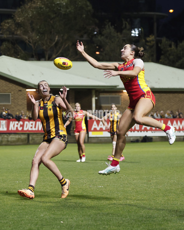 AFLW 2024 Round 06 - Hawthorn v Gold Coast - A-54601358