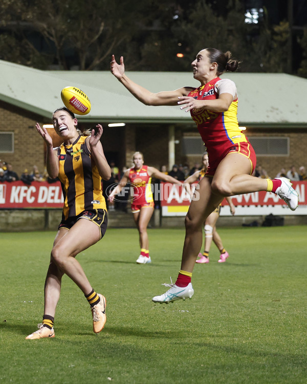 AFLW 2024 Round 06 - Hawthorn v Gold Coast - A-54601363