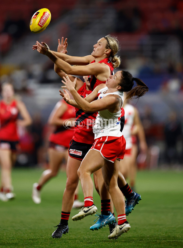 AFLW 2024 Round 06 - Essendon v Sydney - A-54601380