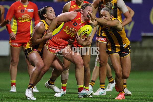 AFLW 2024 Round 06 - Hawthorn v Gold Coast - A-54604126