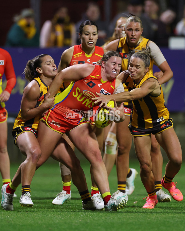 AFLW 2024 Round 06 - Hawthorn v Gold Coast - A-54604129
