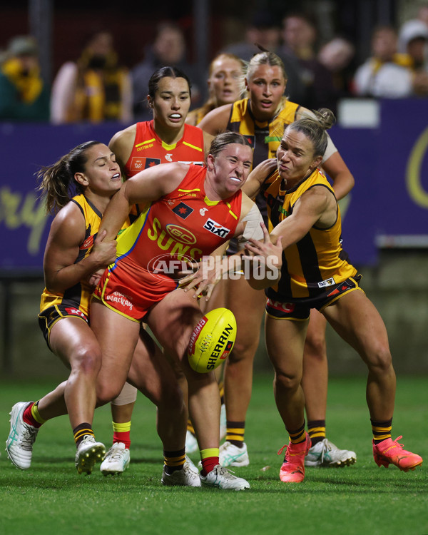 AFLW 2024 Round 06 - Hawthorn v Gold Coast - A-54608807