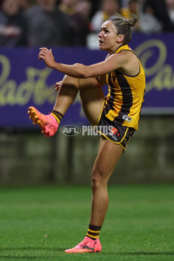 AFLW 2024 Round 06 - Hawthorn v Gold Coast - A-54616570