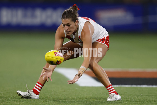 AFLW 2024 Round 06 - Essendon v Sydney - A-54616595