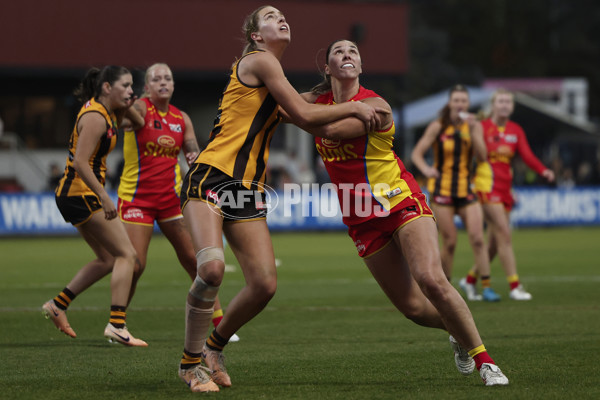 AFLW 2024 Round 06 - Hawthorn v Gold Coast - A-54616597