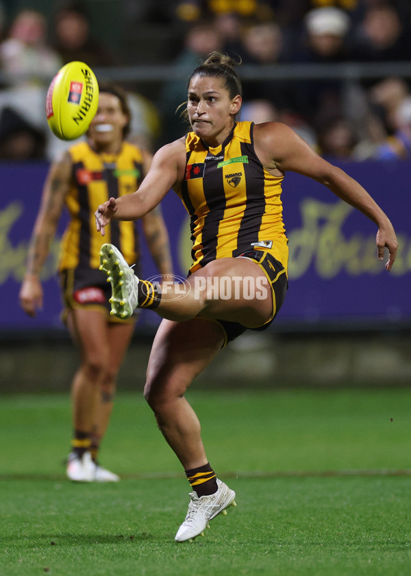 AFLW 2024 Round 06 - Hawthorn v Gold Coast - A-54616940