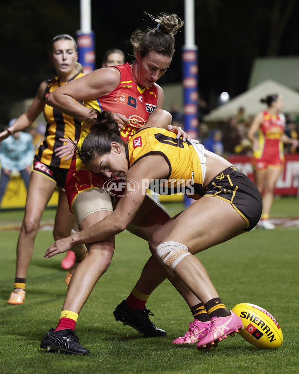 AFLW 2024 Round 06 - Hawthorn v Gold Coast - A-54616942