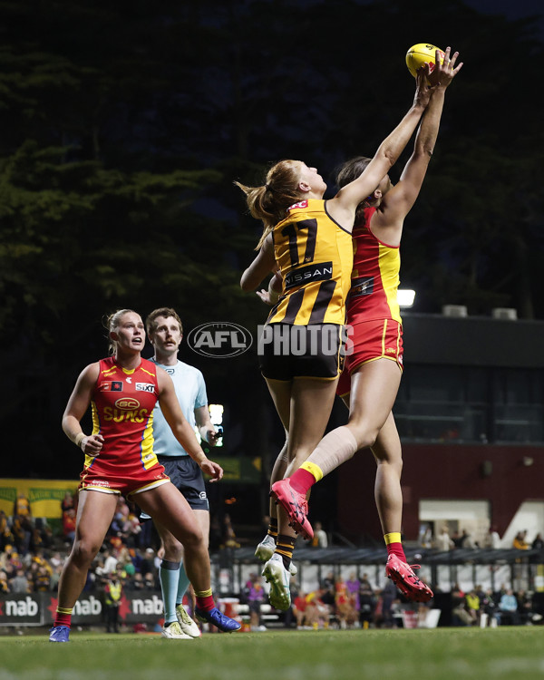 AFLW 2024 Round 06 - Hawthorn v Gold Coast - A-54616948