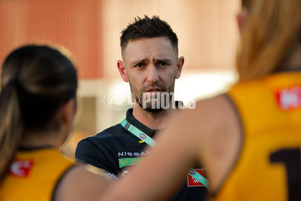 AFLW 2024 Round 06 - Hawthorn v Gold Coast - A-54629278