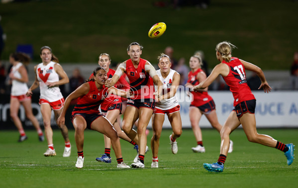 AFLW 2024 Round 06 - Essendon v Sydney - A-54629357