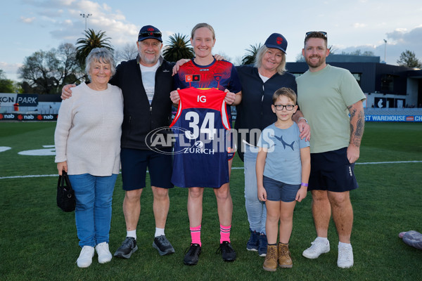 AFLW 2024 Round 06 - Melbourne v GWS - A-54847644