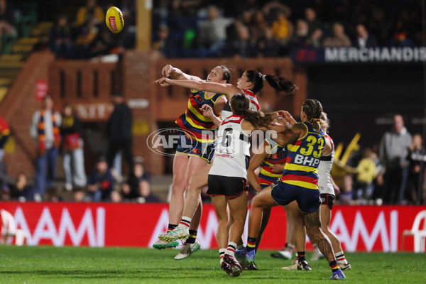 AFLW 2024 Round 06 - Adelaide v St Kilda - A-55080557