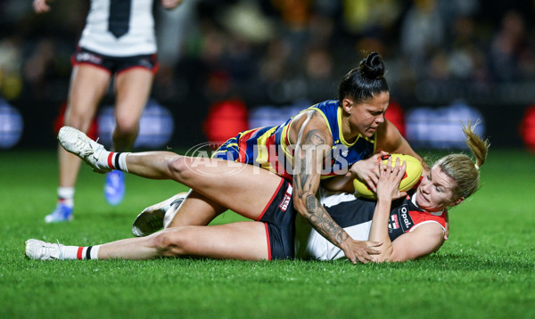 AFLW 2024 Round 06 - Adelaide v St Kilda - A-55083158