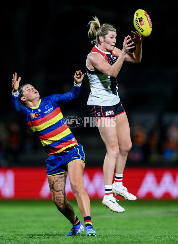 AFLW 2024 Round 06 - Adelaide v St Kilda - A-55085228