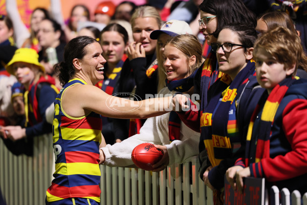 AFLW 2024 Round 06 - Adelaide v St Kilda - A-55085254