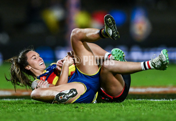 AFLW 2024 Round 06 - Adelaide v St Kilda - A-55085278