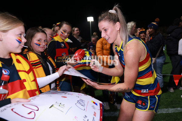 AFLW 2024 Round 06 - Adelaide v St Kilda - A-55086216