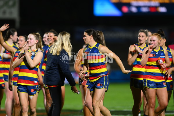 AFLW 2024 Round 06 - Adelaide v St Kilda - A-55086224