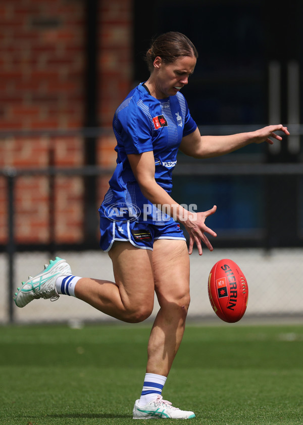 AFLW 2024 Round 06 - North Melbourne v Western Bulldogs - A-55091113