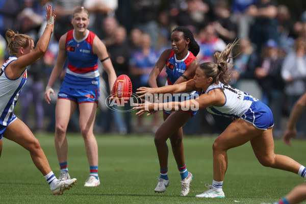 AFLW 2024 Round 06 - North Melbourne v Western Bulldogs - A-55091133