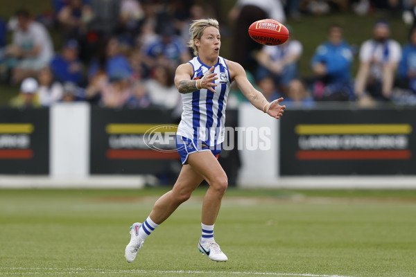 AFLW 2024 Round 06 - North Melbourne v Western Bulldogs - A-55091149