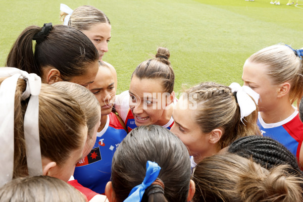 AFLW 2024 Round 06 - North Melbourne v Western Bulldogs - A-55092797