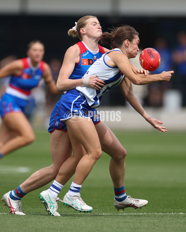 AFLW 2024 Round 06 - North Melbourne v Western Bulldogs - A-55092799