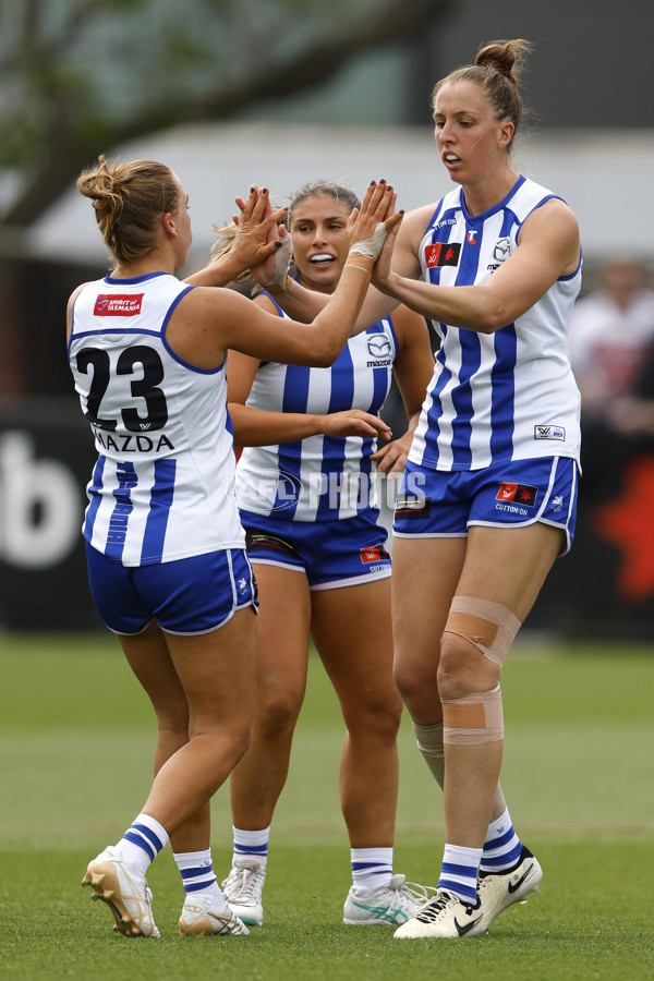 AFLW 2024 Round 06 - North Melbourne v Western Bulldogs - A-55092830