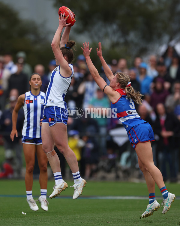 AFLW 2024 Round 06 - North Melbourne v Western Bulldogs - A-55092854