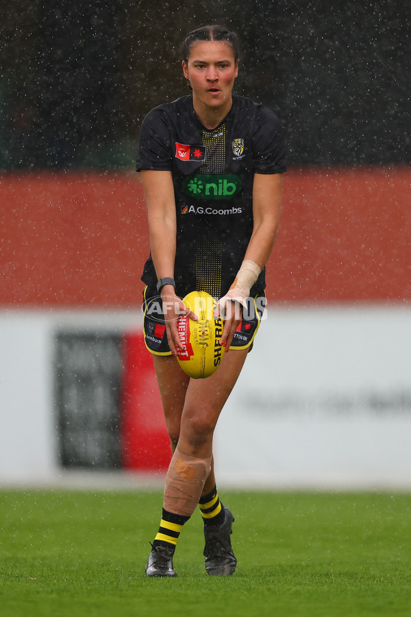 AFLW 2024 Round 06 - Richmond v Collingwood - A-55092864
