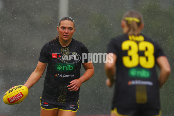 AFLW 2024 Round 06 - Richmond v Collingwood - A-55092868