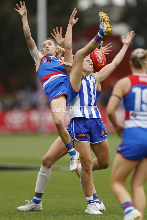 AFLW 2024 Round 06 - North Melbourne v Western Bulldogs - A-55094995