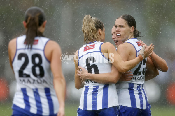 AFLW 2024 Round 06 - North Melbourne v Western Bulldogs - A-55095044