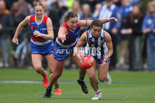 AFLW 2024 Round 06 - North Melbourne v Western Bulldogs - A-55095075