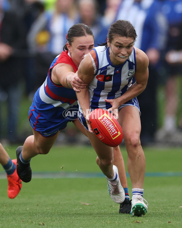 AFLW 2024 Round 06 - North Melbourne v Western Bulldogs - A-55095076